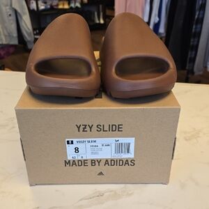 Adidas Yeezy Slide in Rich Brown